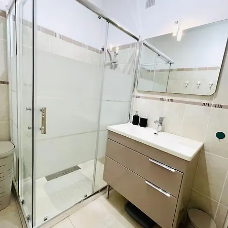 Grand Vue * サリ・ソランザラ